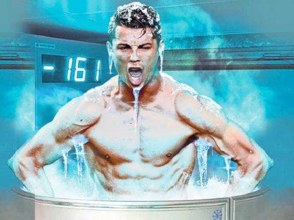 Tin Ngoại Hạng Anh 9/10: Ronaldo ngâm nước lạnh để giữ thể lực 