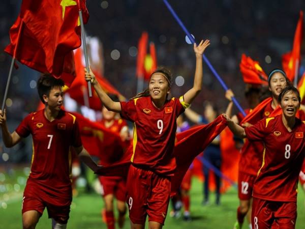 Bóng đá Việt Nam ngày 15/7: Huỳnh Như tiếp tục được vinh danh