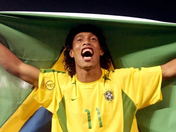 Ronaldinho được coi là một trong những tiền vệ Brazil hay nhất