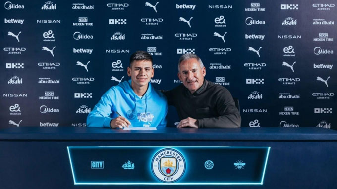 Tin BĐ: Tiểu Messi đàm phán Aguero gia nhập Man City