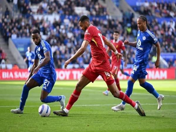 Leicester xuống hạng, Liverpool tiến sát chức vô địch