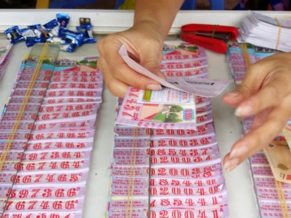 Trúng vé số giải 3 phải đóng thuế bao nhiêu?